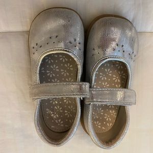 See Kai Run size 9 Mary Janes